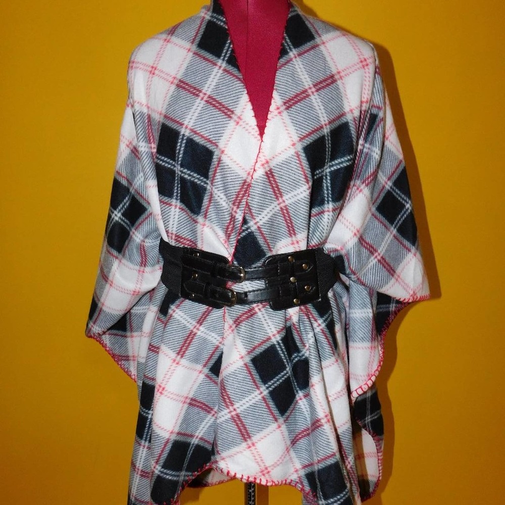 Soft Blanket Wrap with blanket stitching OSFM